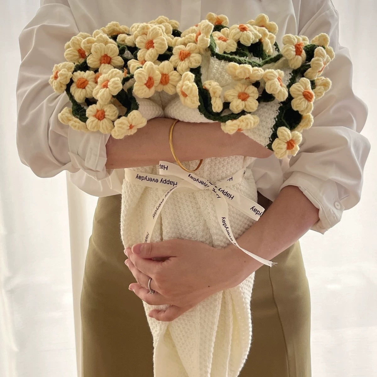 CozyBloom Bouquet Blanket